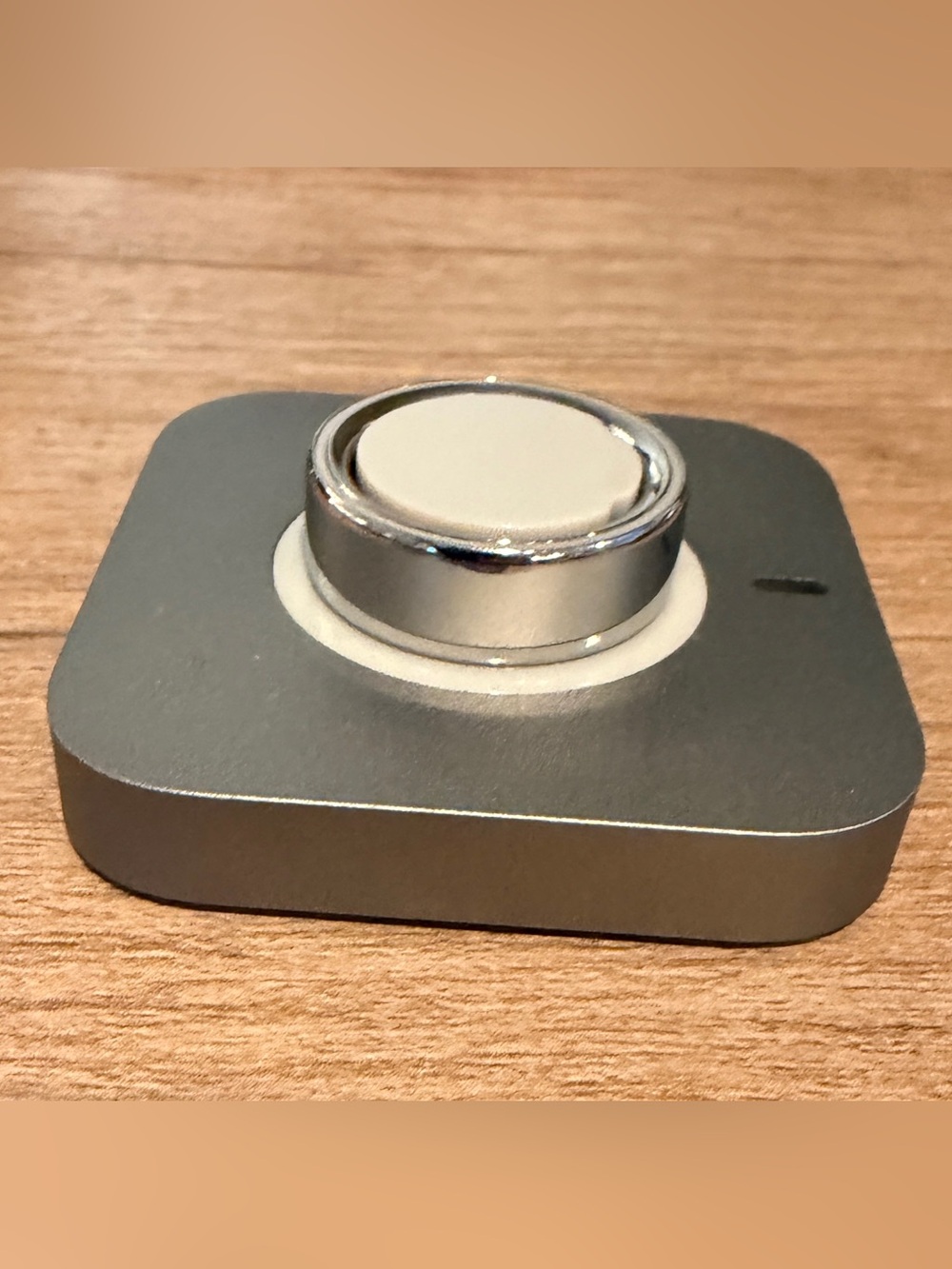 Oura Ring 4 Silver Size 8 - Picture 2 of 9